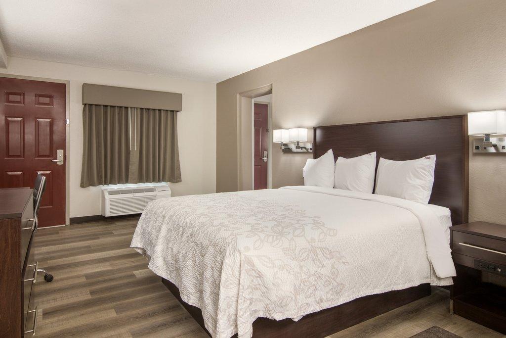 Red Roof Plus+ & Suites Erie Esterno foto